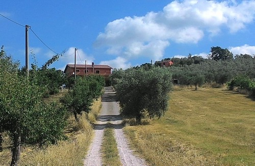 Montopoli di Sabina House | Nature and music in the Sabine countryside