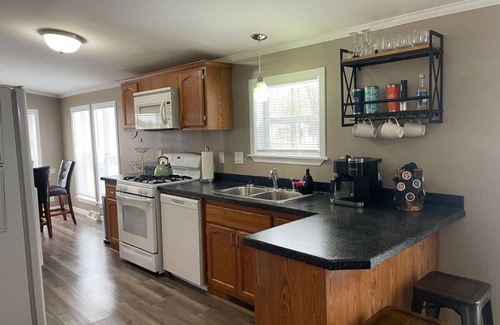 Lake Arrowhead Apartment | Nature Enthusiast-SxS Friendly-6p Hot Tub-Bonfire