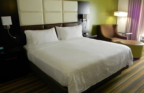 Madison Hotel | Nature Escape! Modern Unit Near Parks/Attractions