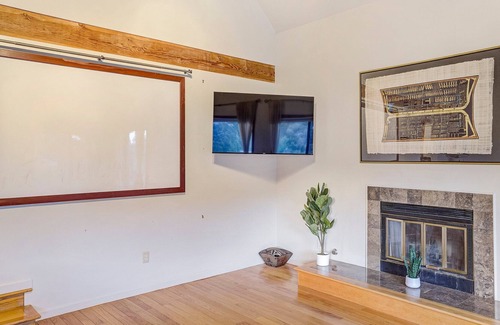 San Rafael House | NATURE HOME W/ HOTTUB & POOL TABLE | 20 MINS GOLDEN GATE BRIDGE