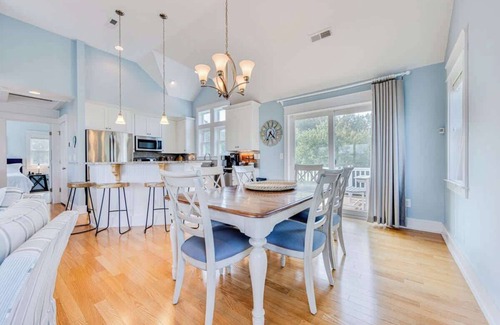 Corolla House | Nature Lovers Dream, Pool, 7Min Walk to Beach