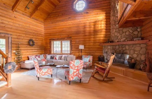 Arroyo Grande House | Nature lovers retreat! Log house, goats and llamas