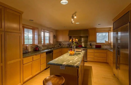 Arroyo Grande House | Nature lovers retreat! Log house, goats and llamas