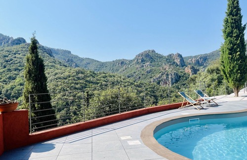 St. Jean de l’Esterel Villa | Nature, Pool, Sea. Luxury villa in the Estérel reserve