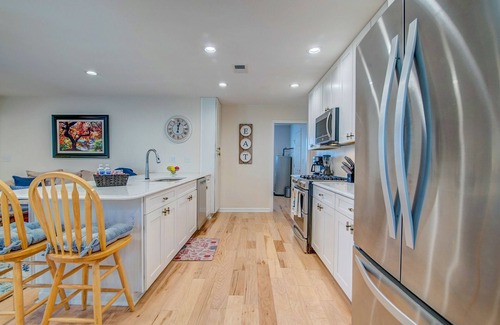 Mount Pleasant House | Nature Retreat just minutes to Downtown Charleston & the Beach!