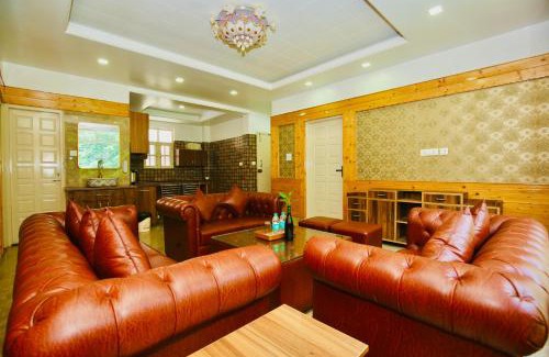 New Shimla Hotel | Nature Retreat new shimla #city centre #near to mall road #private parking #Balcony view