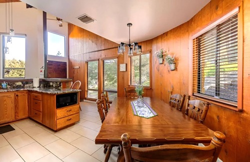 Yosemite Forks House | Nature's Embrace