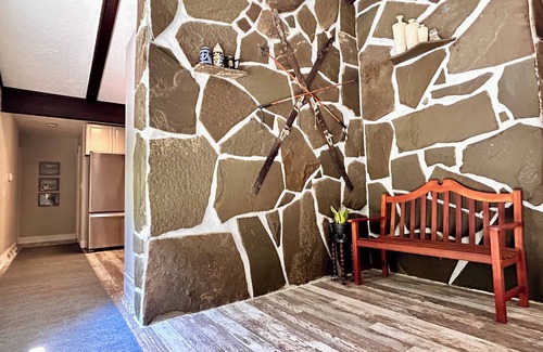 Ashtabula House | Nature's Nest: A peaceful and relaxing get away