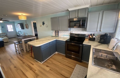 Long Beach House | Nauti Dreamz – 4BR Family Beach Retreat, Steps from Oak Island Shore!
