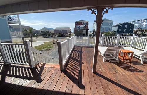 Long Beach House | Nauti Dreamz – 4BR Family Beach Retreat, Steps from Oak Island Shore!