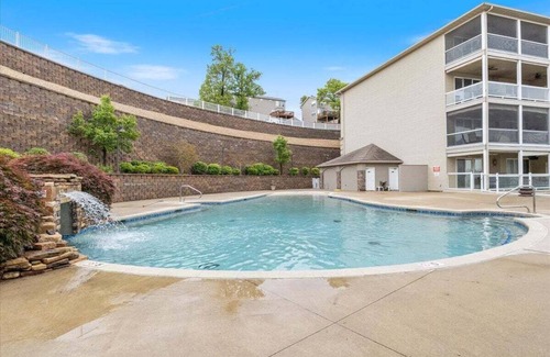 Osage Beach Condo | Nautical-Inspired Lakefront Unit w/Awesome Views