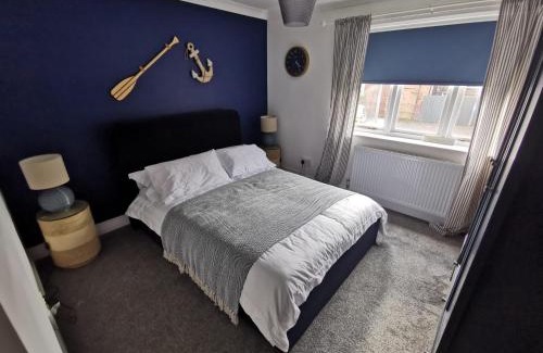 Hull Apartment | Nautical nook, East Yorkshire two bed flat, free parking and WiFi