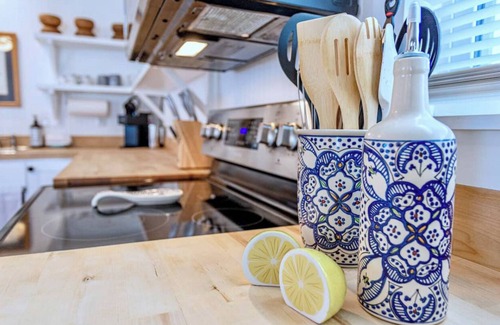 Colington Cottage | Nautical Wheelers