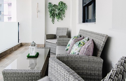 Rota Apartment | Nautilus 3 - Elegante Apartamento para 6 con Piscina, Wifi y AC en Rota