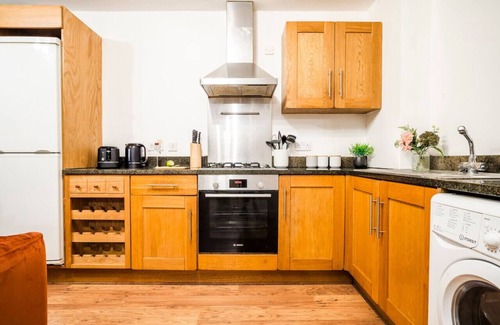 Derby Apartment | Navy Retreat - Free Parking, Fast WiFi & SmartTV