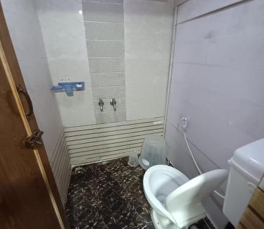 Tirupati Apartment | Nayath Serviced Apartments, Homely Stay for Families since 2011 Close to Bus, Railway Stations, Near to Reliance Mart, Srinivasam complex and many Restaurants Fully Furnished Kitchen Pet Friendly