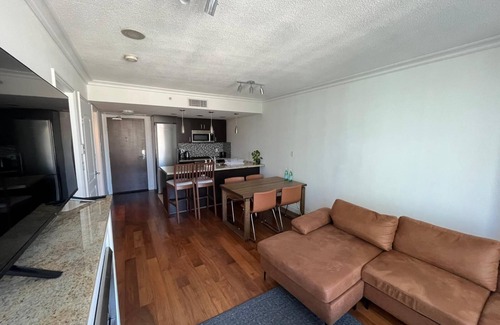 Lower Lonsdale Apartment | nCozy 1-bedroom Furnished apartment in enchanting North Vancouver with WiFi, AC