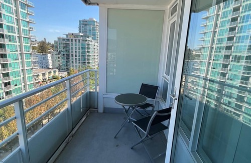 Lower Lonsdale Apartment | nCozy 1-bedroom Furnished apartment in enchanting North Vancouver with WiFi, AC