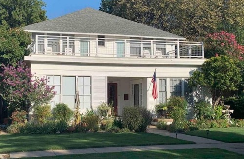 Fort Worth Apartment | nCozy 1930's Parkside Apartment