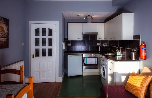 Old Town Apartment | nCozy City Centre 2 Bedroom Apt by the Meadows! 2