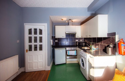 Old Town Apartment | nCozy City Centre 2 Bedroom Apt by the Meadows! 2