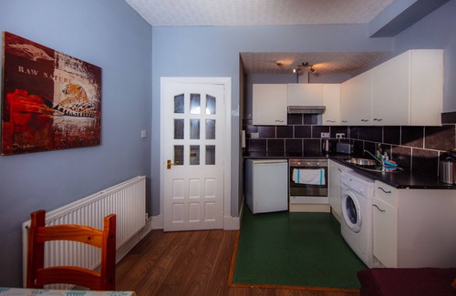 Old Town Apartment | nCozy City Centre 2 Bedroom Apt by the Meadows! 2