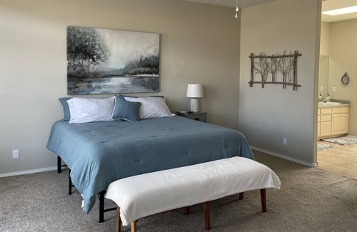 Northeast Heights House | NE Heights Home! Mountain and city Views!