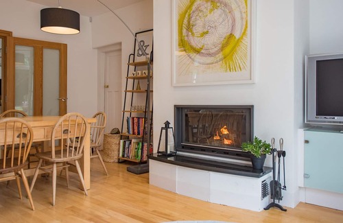 Canterbury Cottage | Neals Place - outdoor pool, large family house, city views
