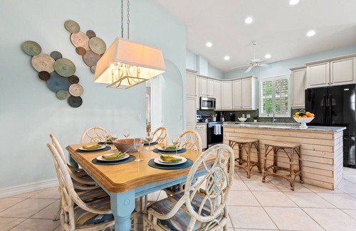 Naples Park Apartment | Neapolitan Remodeled Chic Home/Pool/Animal-Friendly/Walk to Vanderbilt Beach!