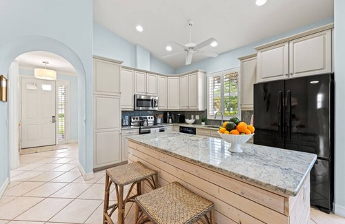Naples Park Apartment | Neapolitan Remodeled Chic Home/Pool/Animal-Friendly/Walk to Vanderbilt Beach!