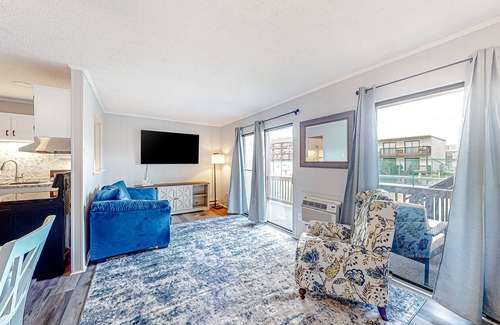 Ocean City Condo | Near beach & boardwalk, with modern amenities - Golden Gate community