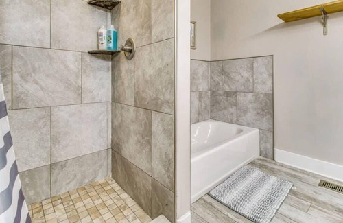 East Hill House | Near Beach, Downtown & Shopping! Delightful Desoto