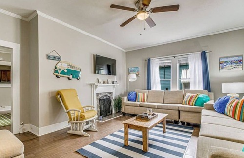 East Hill House | Near Beach, Downtown & Shopping! Delightful Desoto