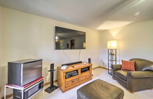 Charter Hills Cottage | Near Beech Mountain: Crimson Cabin w/Views