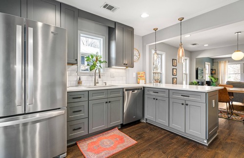 East Side House | Near Beltline EAV 'Quiet' Fenced Yard' Fire pit
