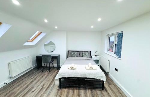 Quinton Apartment | Near Birmingham - Quiet Retreat - Private Parking