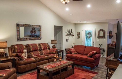 Rockaway Beach House | Near Branson, but without the traffic jams and noise, new and ready for you!