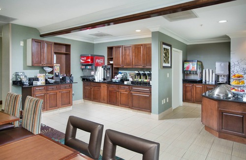National Hills Condo | Near Bush Field Airport | Free Daily Breakfast + Fitness Center