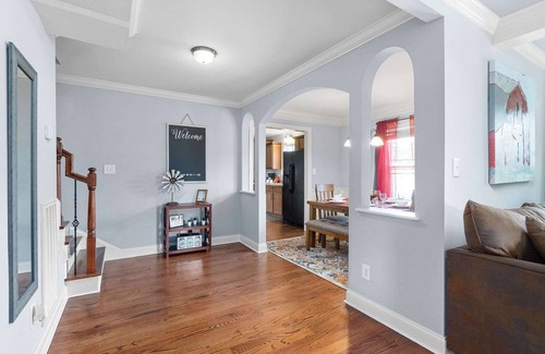 Clarksville House | Near Campbell & Downtown - Cottage & Carriage House