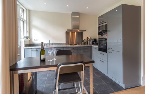 Scheldebuurt Apartment | Near Centre, RAI, ZuidAS, a Family Home Also Suited For Business Travel
