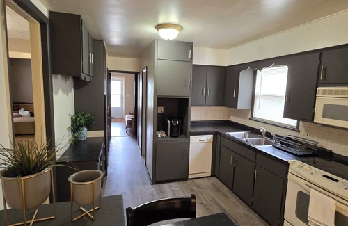 Omaha Bed & Breakfast | Near Charles Schwab Field, Epply Airfield, Riverfront, CHI Arena, Old Market