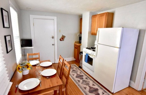 Lakewood Apartment | NEAR Downtown,Cleveland Clinic,Ohio City, Airport.