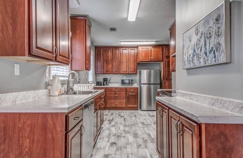 Ellendale House | Near Downtown, Shelby Parks Farm - Haddington Home