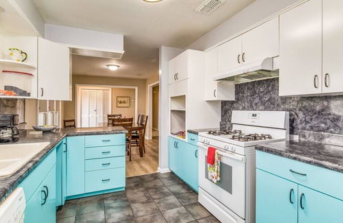 Southeast Pensacola House | Near EVERYTHING House New Discounts for longer stays