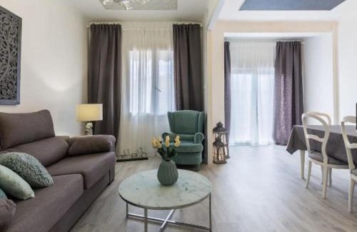 La Maternitat i Sant Ramon Apartment | Near FCB STADIUM UP TO 8 One car free parking