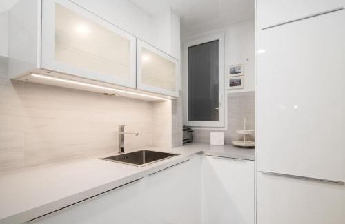 La Maternitat i Sant Ramon Apartment | Near FCB STADIUM UP TO 8 One car free parking