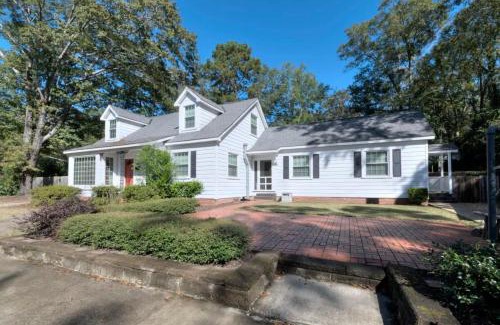 Columbus House | Near Fort Moore & Downtown - Our White House