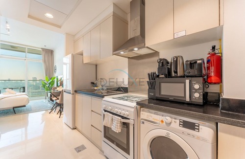 Dubai Apartment | Near Golf Club High-Floor Studio with Balcony Minutes Away From Park