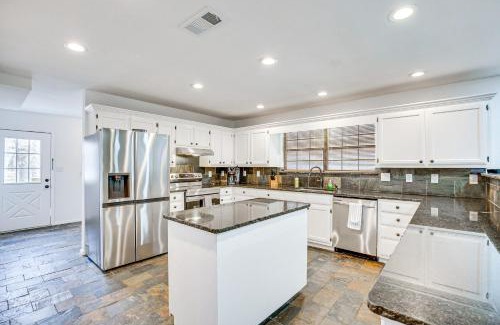 Yantis House | Near Lake Fork Home with Fire Pit in Yantis!
