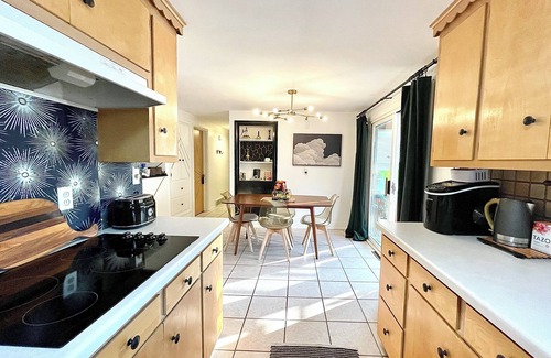 Green Bay House | Near Lambeau Fully Fenced Yard Speakeasy Sunroom Cotton Candy Machine